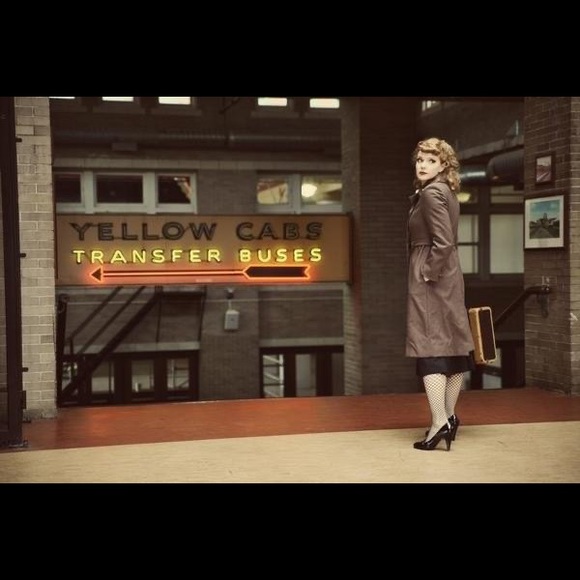 Meet your Posher, April - Picture 1 of 8